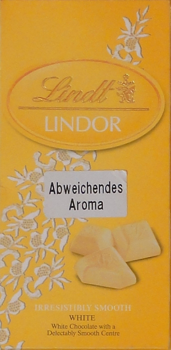 Lindt male pion lindor white.jpg